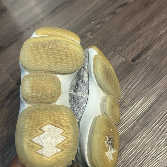 Nike LeBron 15 XV Ashes City Version Size 4 - Picture 6 of 9